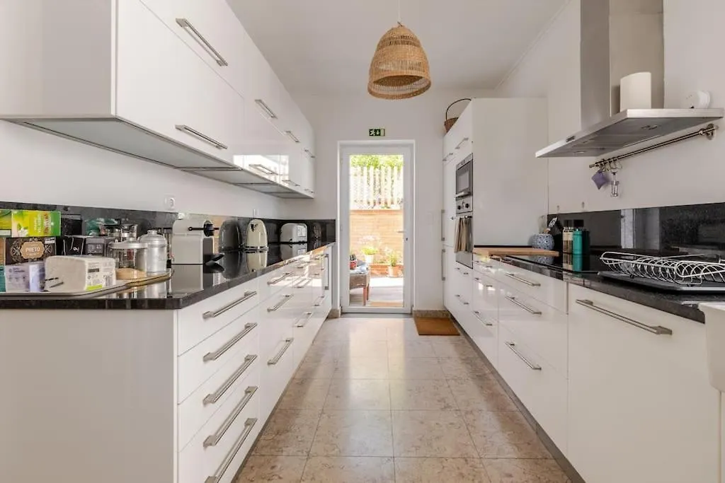 Lx Villa -10M To Downtown,14 Ppl,Heatable Pool And Lift Lisbon Portugal